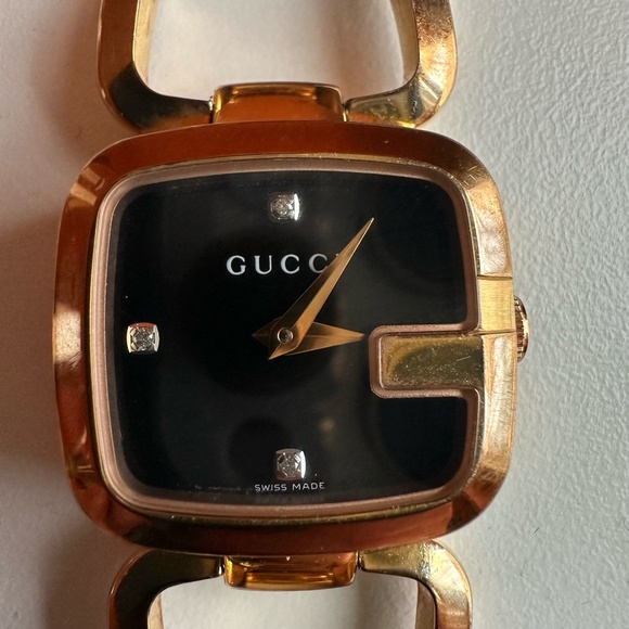 Genuine Gucci Rose Goldtone Bracelet Watch With Diamonds - Picture 6 of 11